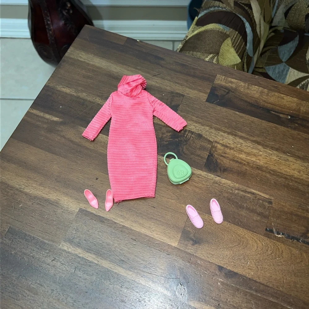 Vintage Barbie dress outfit shoes purse satin like‎ pink retired